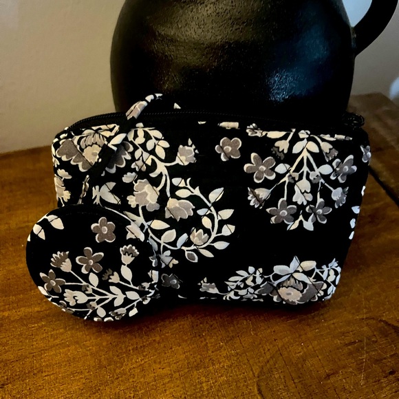 Vera Bradley Cosmetic Pouch (NWT) - Picture 2 of 9